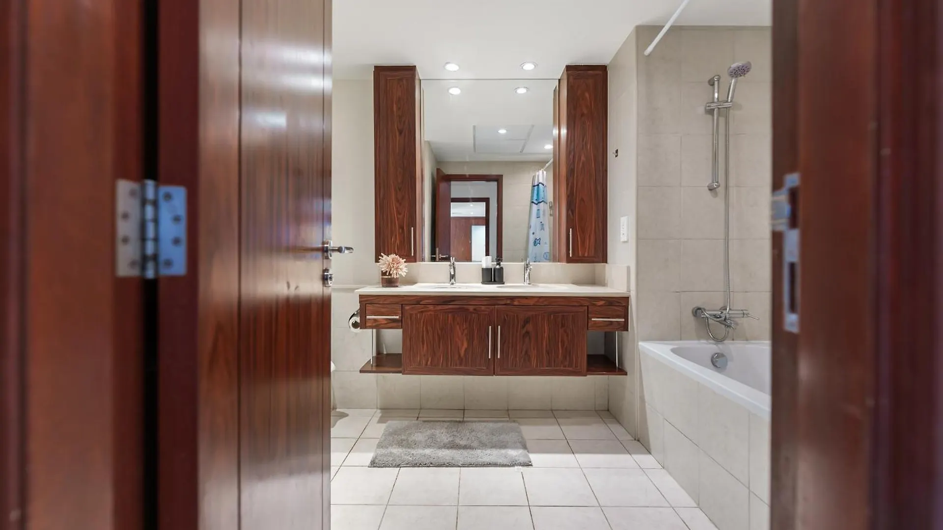 Magnificent - Spacious New 2Br In Downtown Dubai Daire